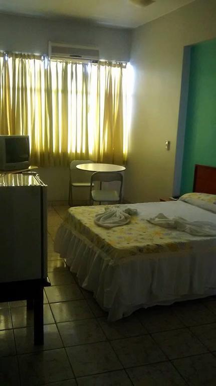 מנאוס Hotel Monaco מראה חיצוני תמונה