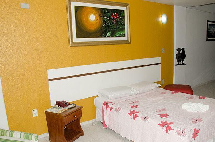 מנאוס Hotel Monaco מראה חיצוני תמונה